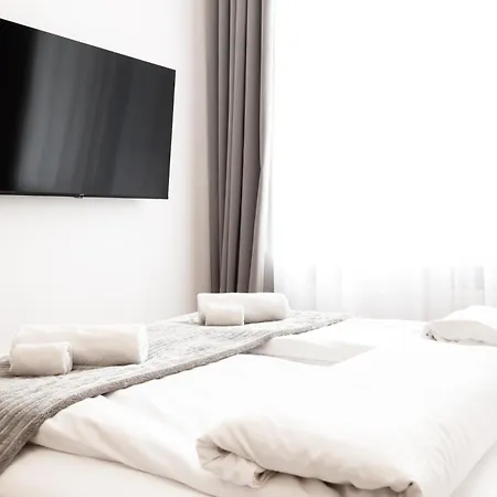 Househost Zacisze 16 *