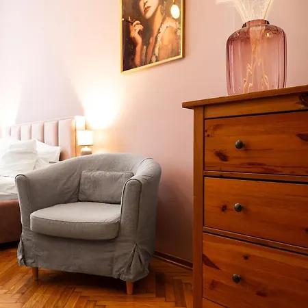 Househost Zacisze 16
